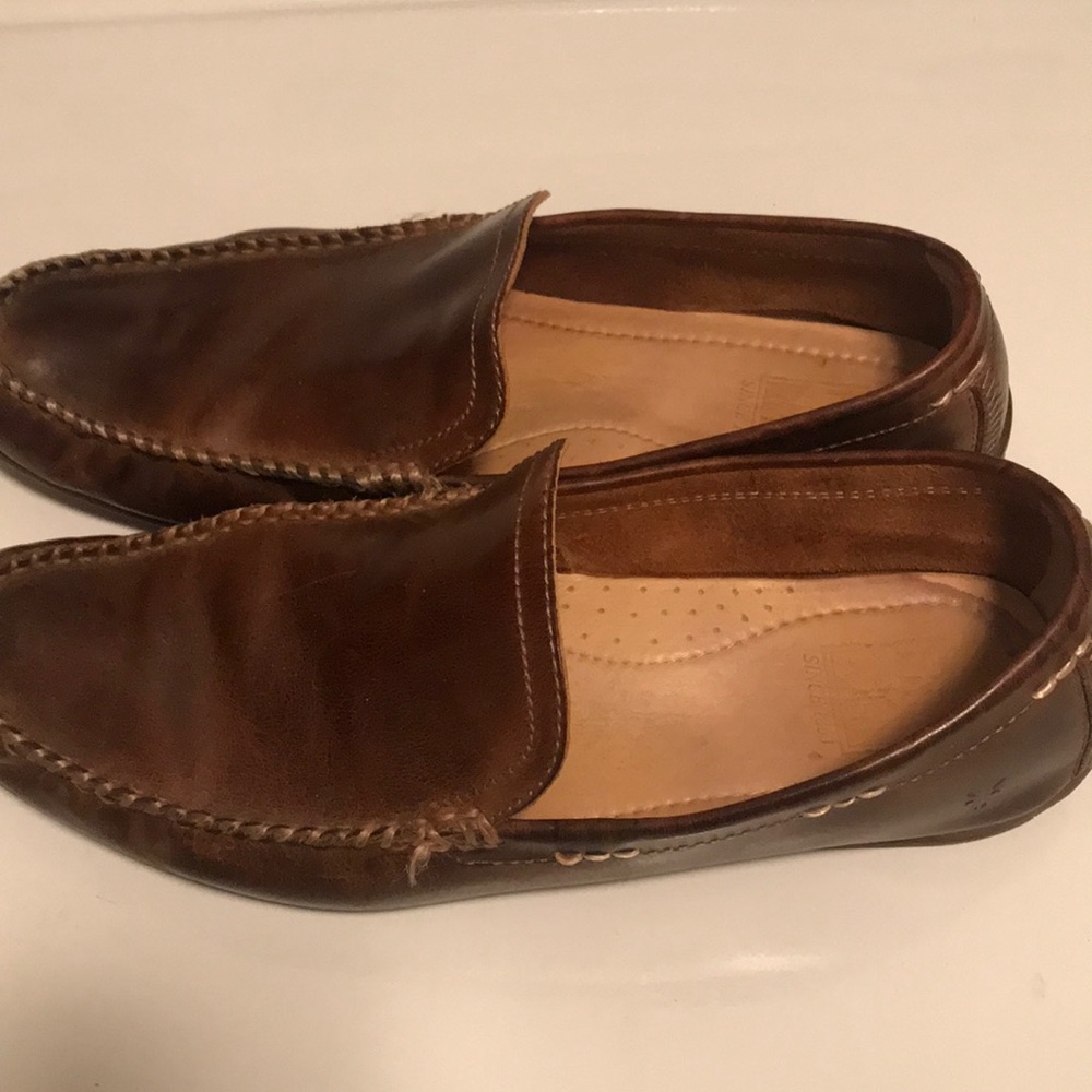 Men’s brown loafer